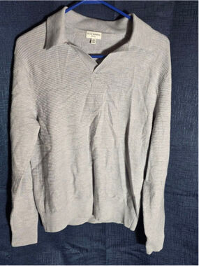 Men's CLUB MONACO Gray Merino V-Neck Sweater M casual office designer